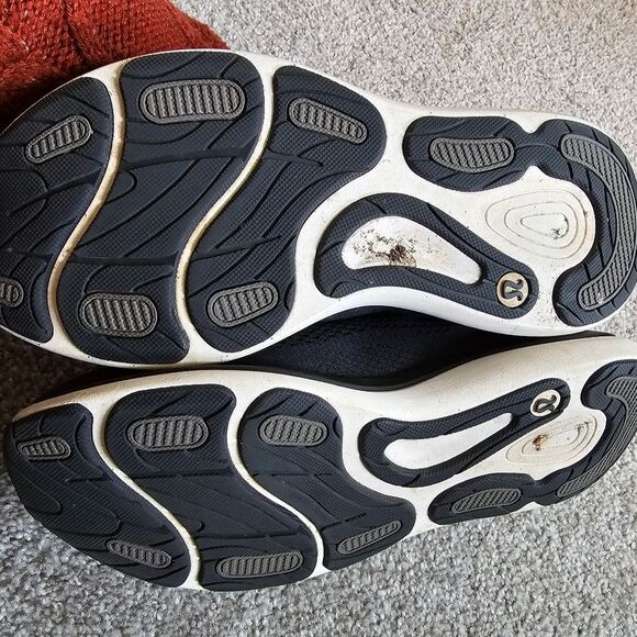 Lululemon Chargefeel Mid Workout Shoe - Picture 9 of 9